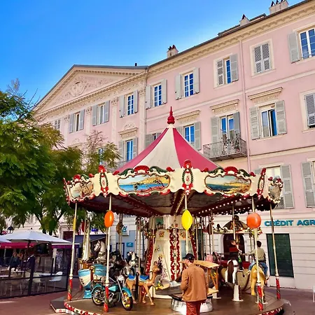 Large One Bedroom Apartment In Central Menton *